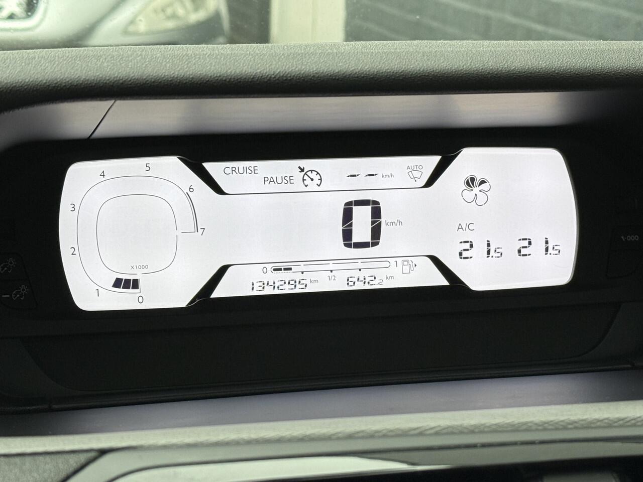 Citroen GRAND C4 PICASSO SpaceTourer BWJ 2021 1.2 131 PK Live 7 PERS. | TREKHAAK | CLIMA | APPLE CARP. | ANDROID AUT. | CRUISE | BLUETOOTH | MULTIFUNCT. STUUR | PDC | PRIV. GLAS