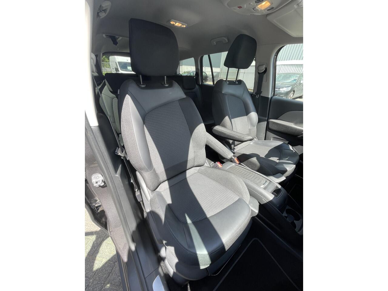 Citroen GRAND C4 PICASSO SpaceTourer 130pk Shine (Camera - Keyless Entry - Parkeersensoren V+A - Dodehoek detectie - Automatisch Parkeren - Navigatie - Apple Carplay)