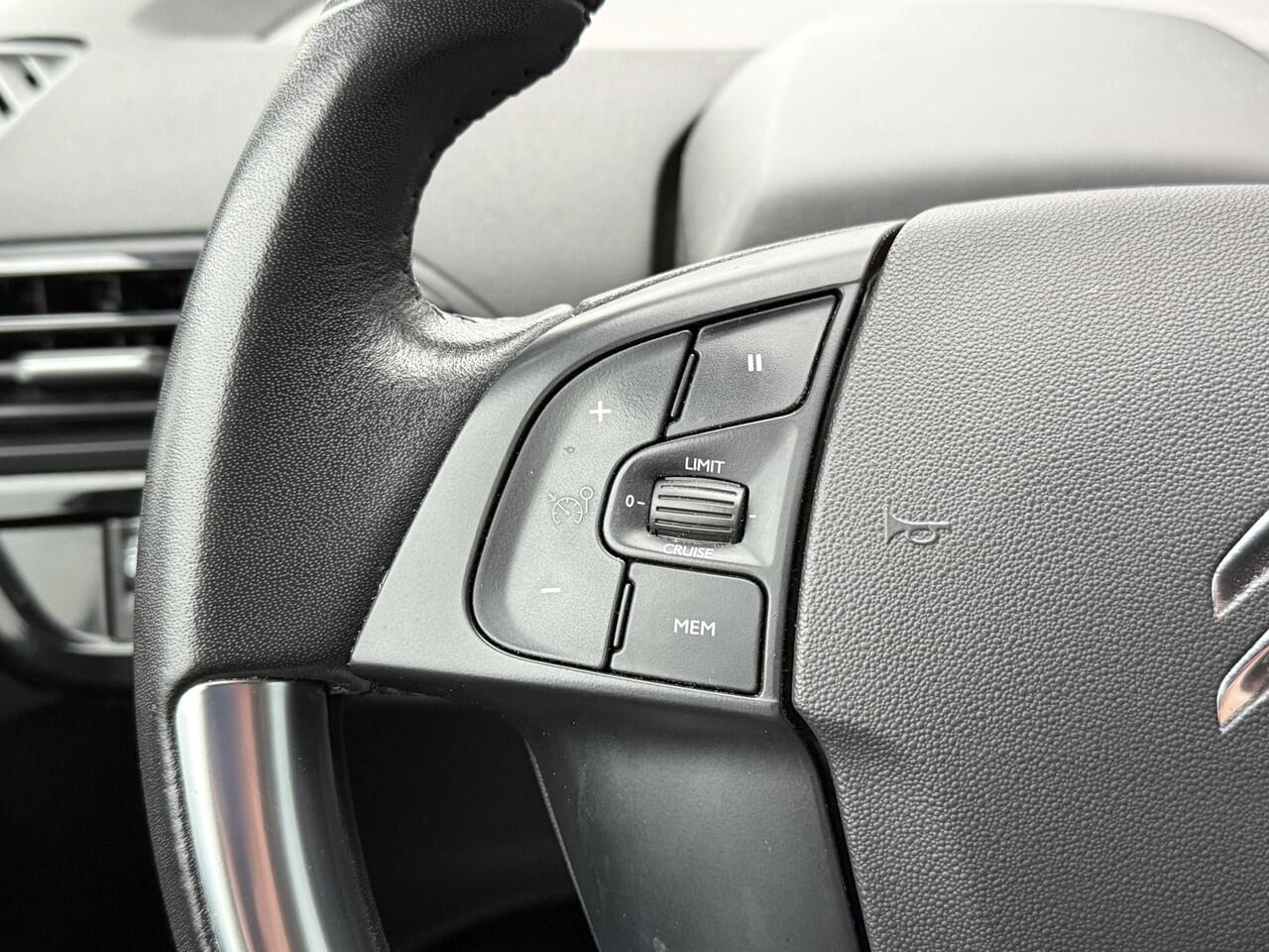 Citroen GRAND C4 PICASSO SpaceTourer BWJ 2021 1.2 131 PK Live 7 PERS. | TREKHAAK | CLIMA | APPLE CARP. | ANDROID AUT. | CRUISE | BLUETOOTH | MULTIFUNCT. STUUR | PDC | PRIV. GLAS