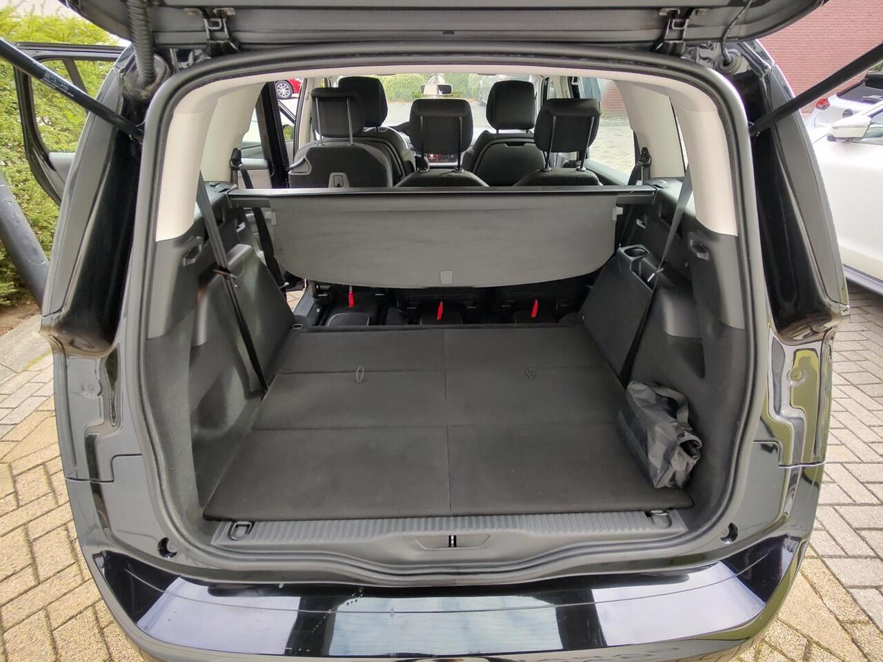 Citroen GRAND C4 PICASSO SpaceTourer 1.2 PureTech Business 7-Persoons Navi-Carplay Stoelverwarming Cruise-Control Nieuwe Distriburieriem