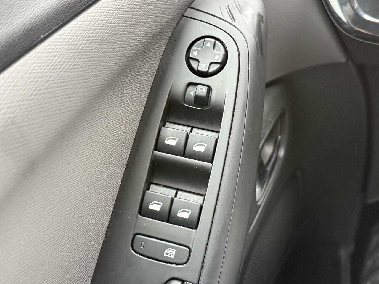 Citroen GRAND C4 PICASSO SpaceTourer BWJ 2021 1.2 131 PK Live 7 PERS. | TREKHAAK | CLIMA | APPLE CARP. | ANDROID AUT. | CRUISE | BLUETOOTH | MULTIFUNCT. STUUR | PDC | PRIV. GLAS