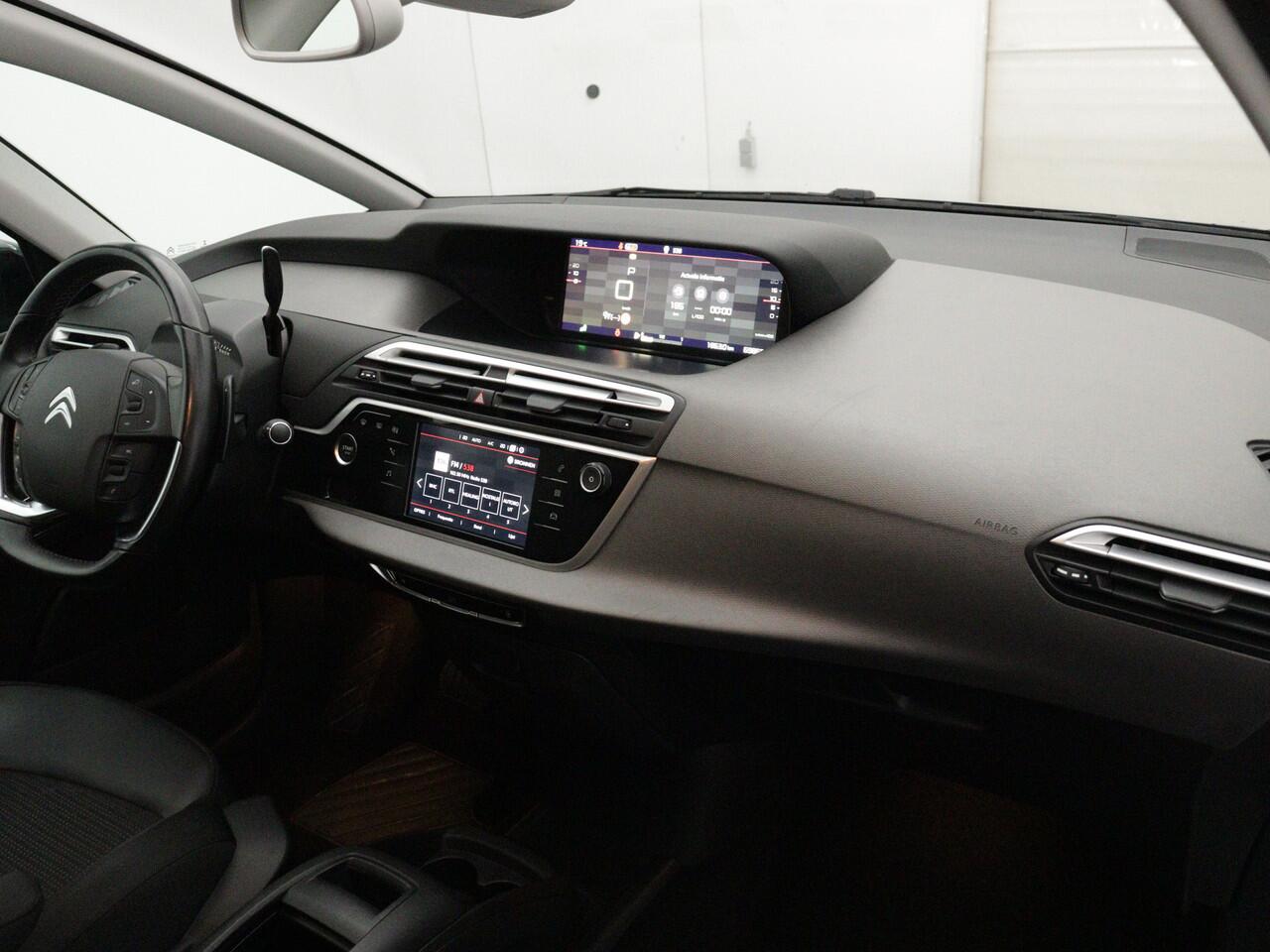 Citroen GRAND C4 PICASSO SpaceTourer 130 PK Automaat Shine | Rijklaar | Parkeersensoren rondom | Camera achter |