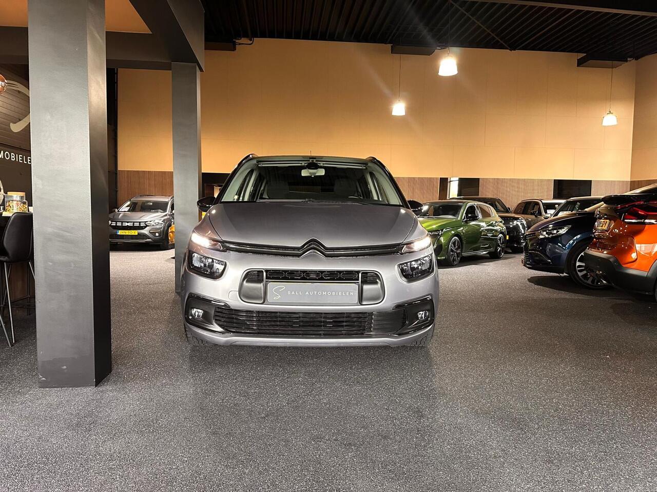 Citroen GRAND C4 PICASSO SpaceTourer 1.2 PureTech Shine Black Edition 7 Zits