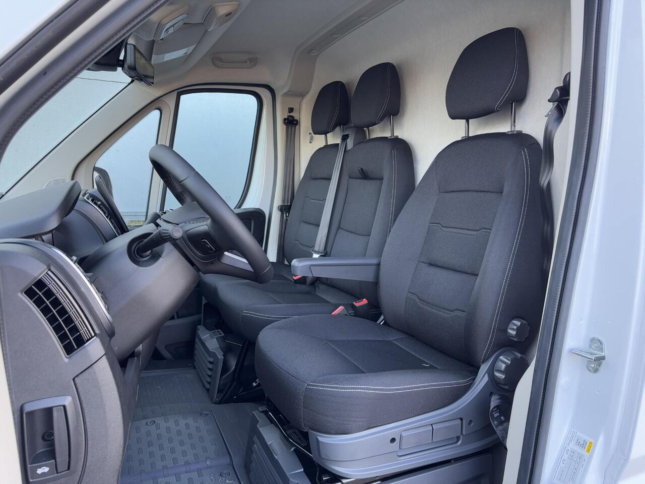 Citroen JUMPER L2H2 3.5t 2.2 BlueHDi 140pk EAT8 AUTOMAAT | BPM vrij | Multimedia | NAVI | Apple Carplay | Android Auto | DAB+ radio | Achteruitrijcamera | Surround view | Parkeersensoren voor en achter | Dode hoek detectie | Adaptive cruise control | Keyless entry | Cli