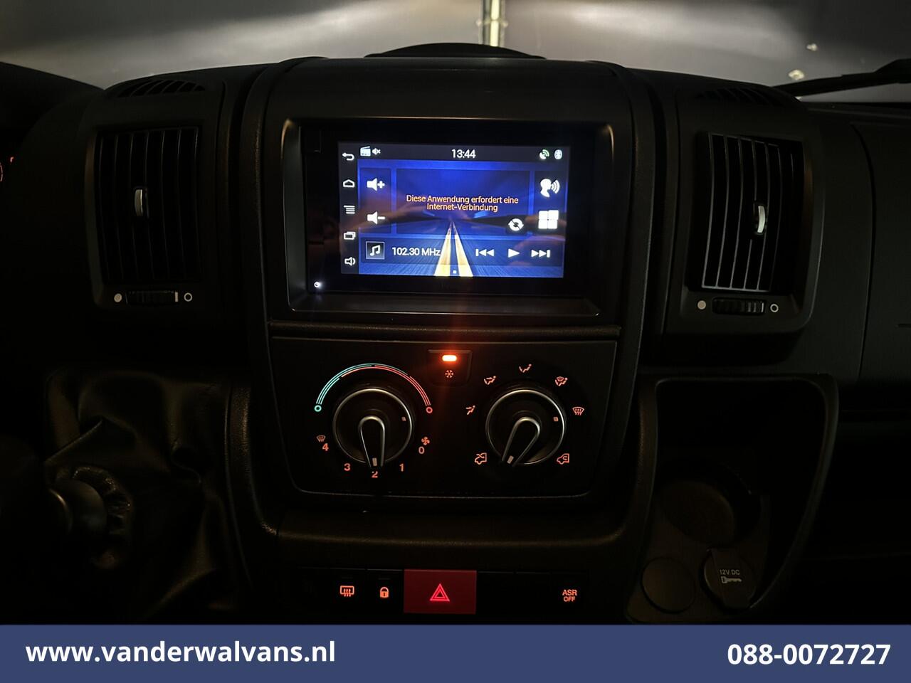 Citroen JUMPER 2.2 BlueHDi 141pk Bakwagen Laadklep Euro6 Airco | Camera | Cruisecontrol | 1020kg laadvermogen Bijrijdersbank