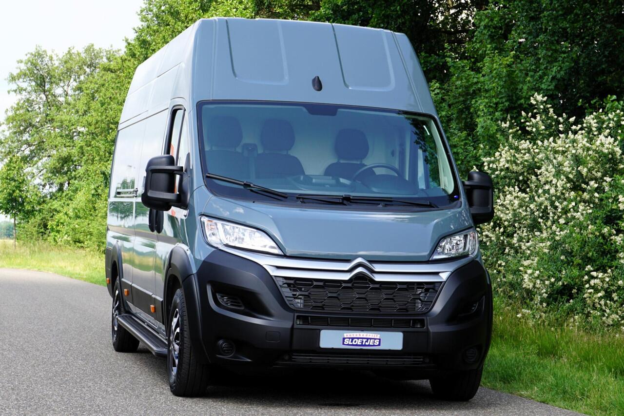 Citroen JUMPER 2.2 BlueHDi 165 L4H3 Zwaar 3.5t Nieuw |Camera |Cruise |Carplay |Airco |Parkeersensoren |Dode-hoek detectie |Extra hoog en lang |Mooie camperbasis |BPM Voordeel |165 pk |Thunder grijs
