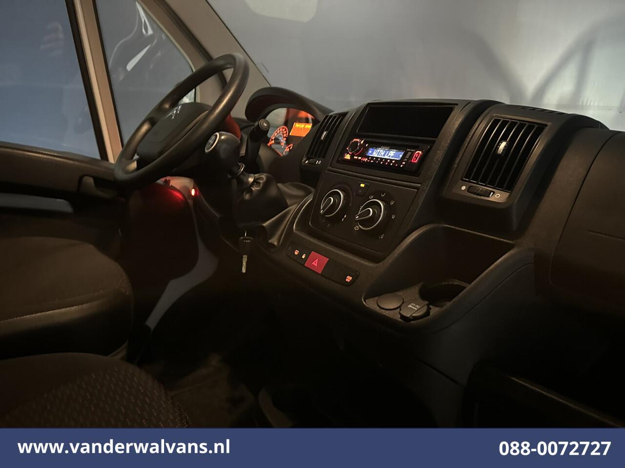 Citroen JUMPER 2.2 BlueHDi 141pk Bakwagen Laadklep Euro6 Airco | 1075kg laadvermogen Bijrijdersbank