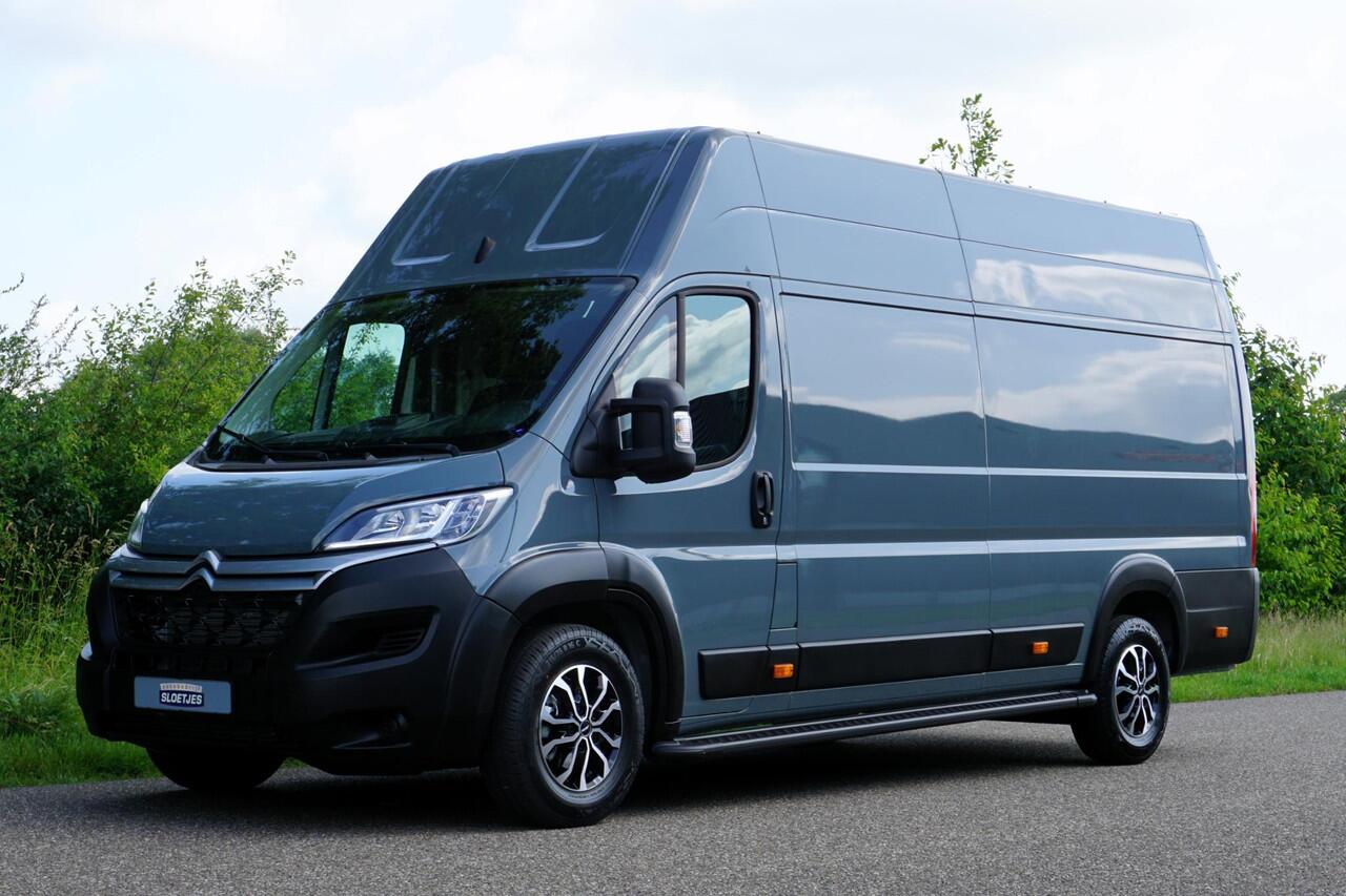 Citroen JUMPER 2.2 BlueHDi 165 L4H3 Zwaar 3.5t Nieuw |Camera |Cruise |Carplay |Airco |Parkeersensoren |Dode-hoek detectie |Extra hoog en lang |Mooie camperbasis |BPM Voordeel |165 pk |Thunder grijs