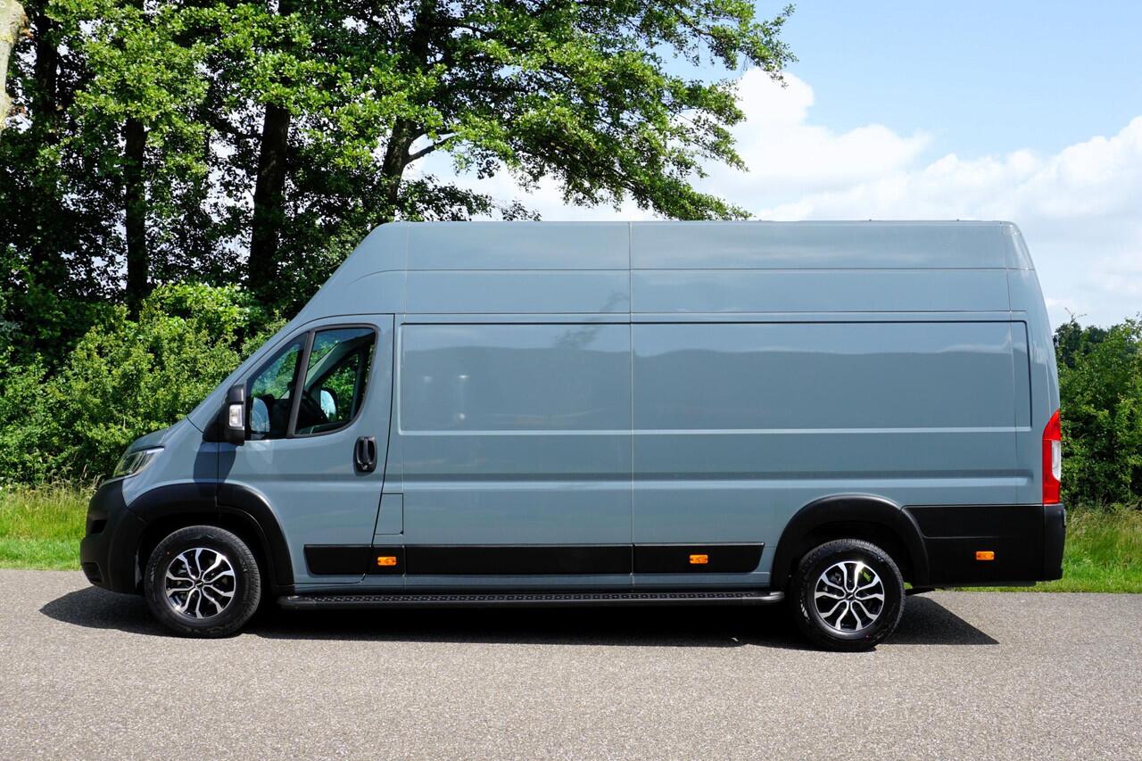 Citroen JUMPER 2.2 BlueHDi 165 L4H3 Zwaar 3.5t Nieuw |Camera |Cruise |Carplay |Airco |Parkeersensoren |Dode-hoek detectie |Extra hoog en lang |Mooie camperbasis |BPM Voordeel |165 pk |Thunder grijs
