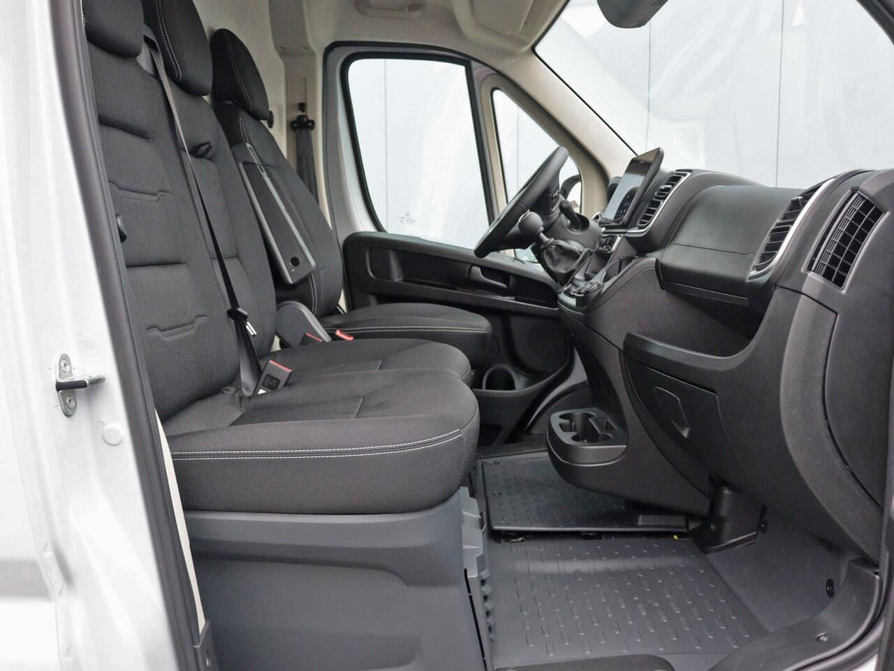 Citroen JUMPER 2.2 BlueHDi 140pk L3H2 3.5t Zwaar | Rijklaar | Operational lease 48 mnd / 20.000km p.j. voor ¤. 765,- ex. BTW per maand | Apple Carplay | Trekhaak | 2.9% Financial Lease |