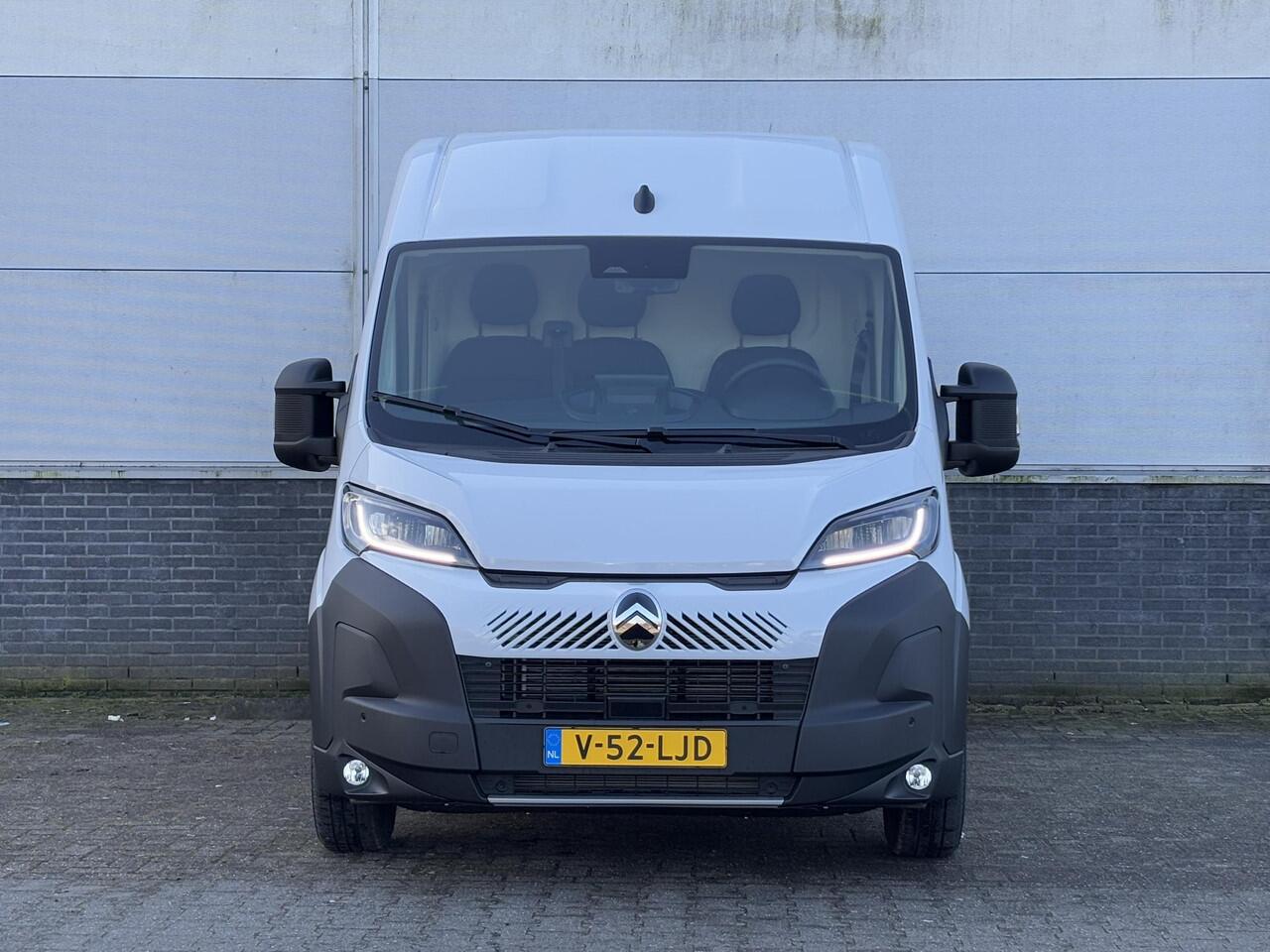 Citroen JUMPER L2H2 3.5t 2.2 BlueHDi 140pk EAT8 AUTOMAAT | BPM vrij | Multimedia | NAVI | Apple Carplay | Android Auto | DAB+ radio | Achteruitrijcamera | Surround view | Parkeersensoren voor en achter | Dode hoek detectie | Adaptive cruise control | Keyless entry | Cli