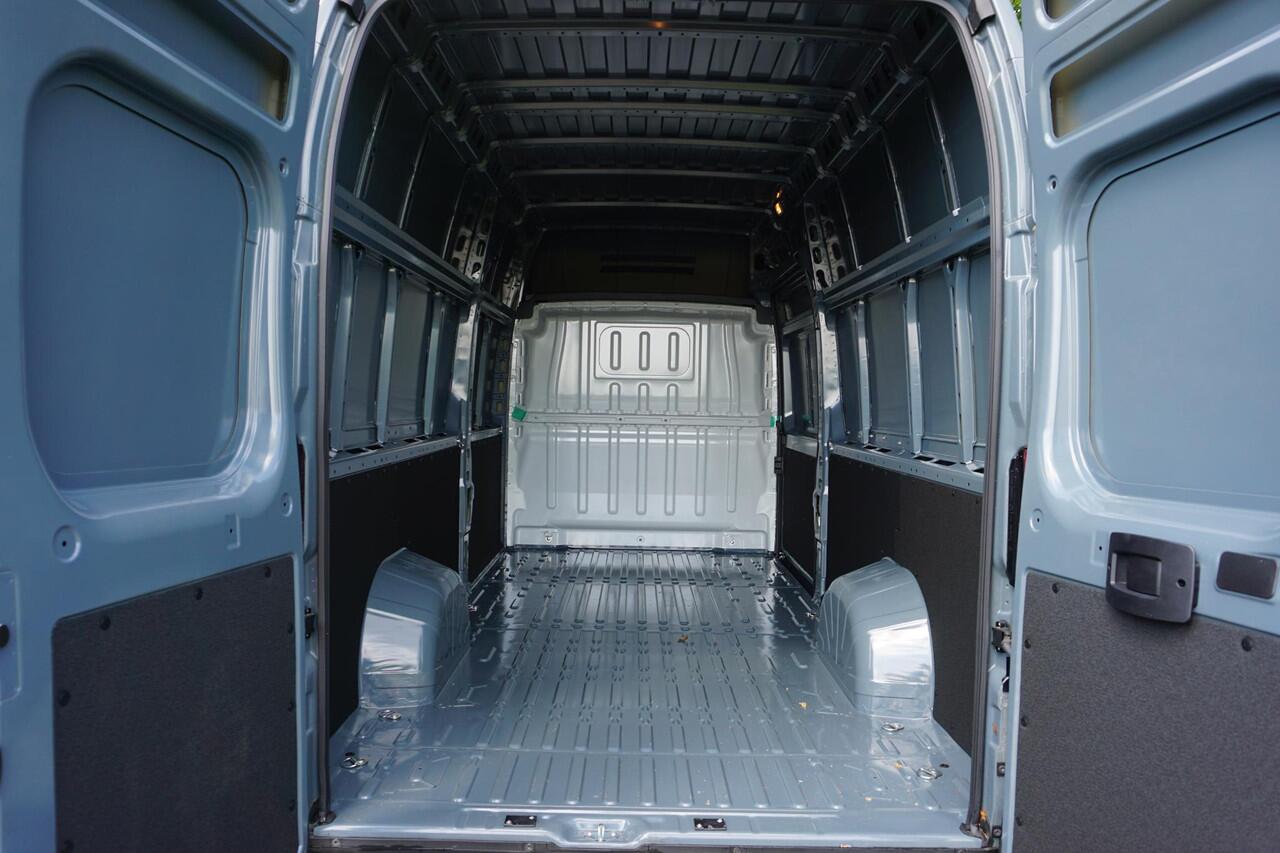 Citroen JUMPER 2.2 BlueHDi 165 L4H3 Zwaar 3.5t Nieuw |Camera |Cruise |Carplay |Airco |Parkeersensoren |Dode-hoek detectie |Extra hoog en lang |Mooie camperbasis |BPM Voordeel |165 pk |Thunder grijs