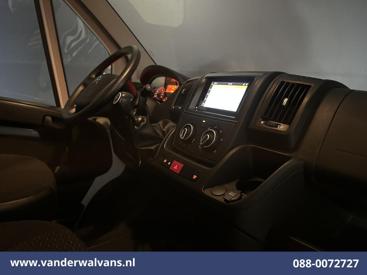 Citroen JUMPER 2.2 BlueHDi 141pk Bakwagen Laadklep Euro6 Airco | Camera | Cruisecontrol | 1020kg laadvermogen Bijrijdersbank