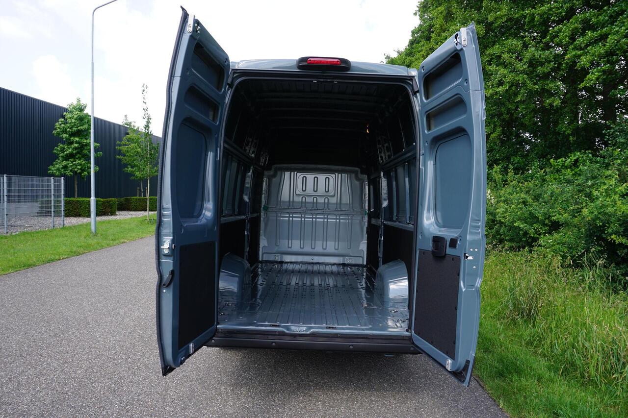 Citroen JUMPER 2.2 BlueHDi 165 L4H3 Zwaar 3.5t Nieuw |Camera |Cruise |Carplay |Airco |Parkeersensoren |Dode-hoek detectie |Extra hoog en lang |Mooie camperbasis |BPM Voordeel |165 pk |Thunder grijs