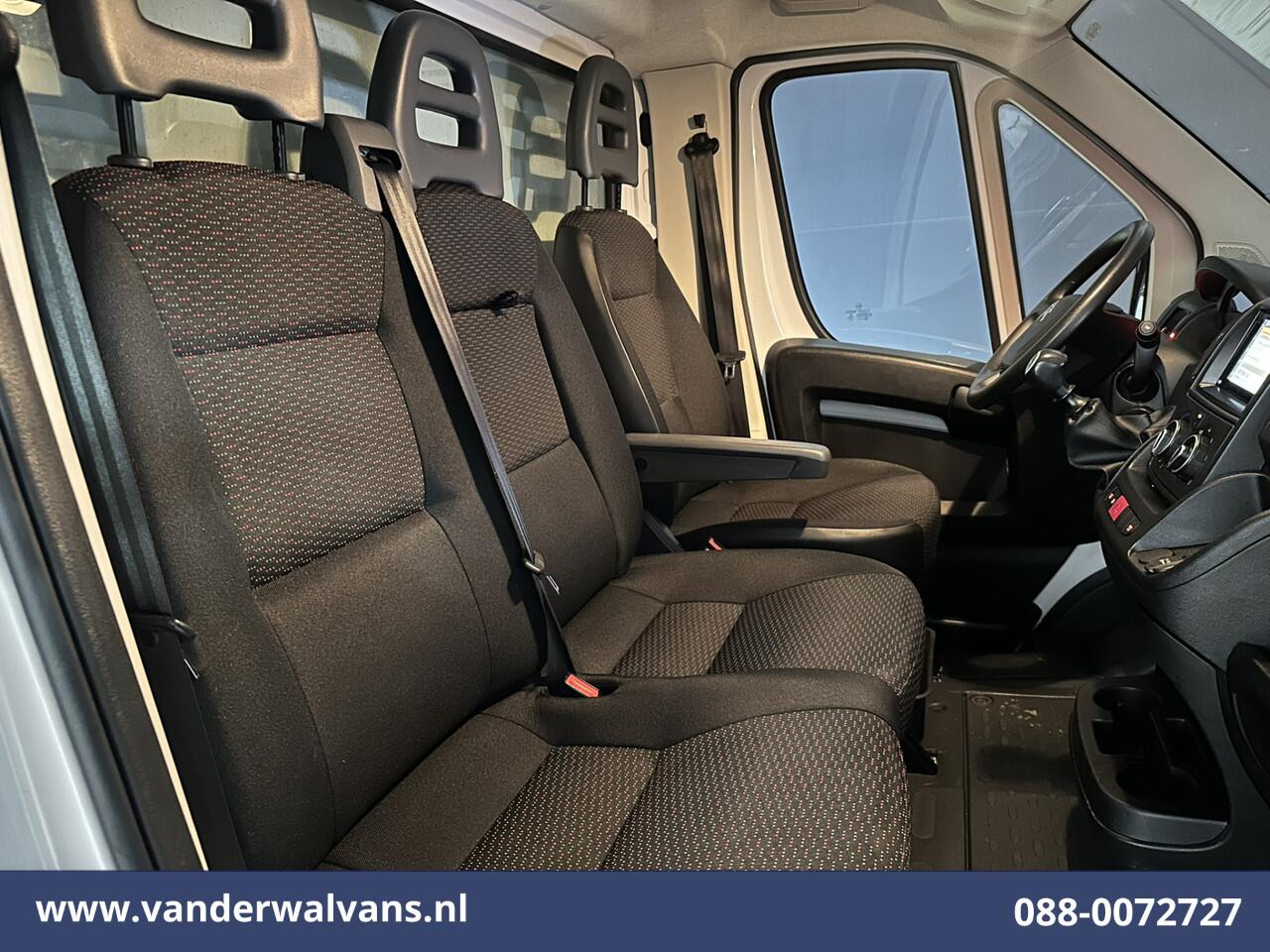Citroen JUMPER 2.2 BlueHDi 141pk Bakwagen Laadklep Euro6 Airco | Camera | Cruisecontrol | 1020kg laadvermogen Bijrijdersbank