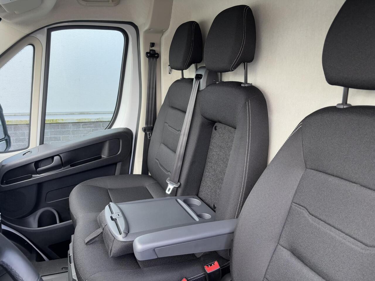 Citroen JUMPER L2H2 3.5t 2.2 BlueHDi 140pk EAT8 AUTOMAAT | BPM vrij | Multimedia | NAVI | Apple Carplay | Android Auto | DAB+ radio | Achteruitrijcamera | Surround view | Parkeersensoren voor en achter | Dode hoek detectie | Adaptive cruise control | Keyless entry | Cli