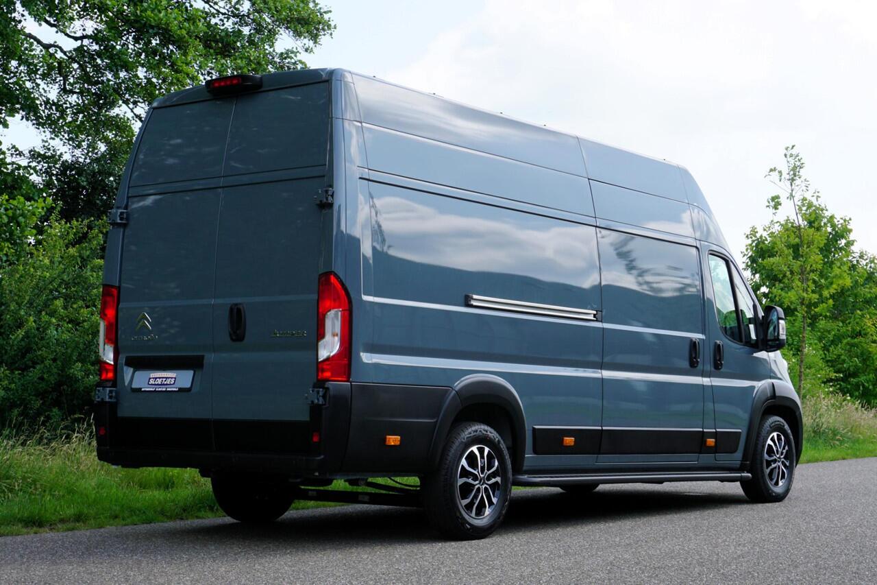 Citroen JUMPER 2.2 BlueHDi 165 L4H3 Zwaar 3.5t Nieuw |Camera |Cruise |Carplay |Airco |Parkeersensoren |Dode-hoek detectie |Extra hoog en lang |Mooie camperbasis |BPM Voordeel |165 pk |Thunder grijs