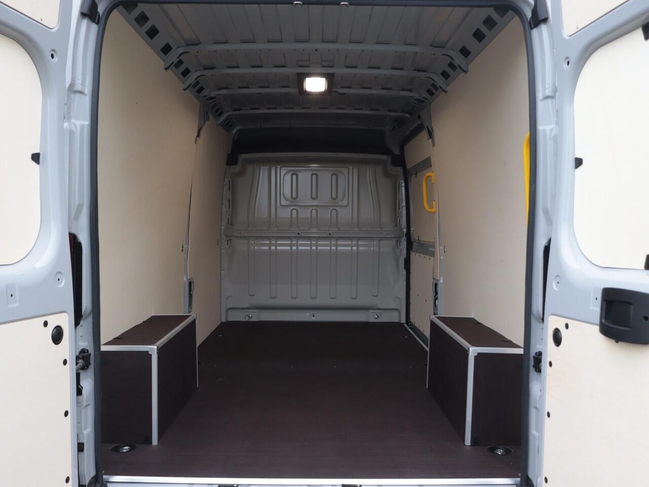 Citroen JUMPER 2.2 BlueHDi 140 Automaat L3H2 3.5t Zwaar | Parkeersensoren | Achteruitrijcamera | Betimmering |