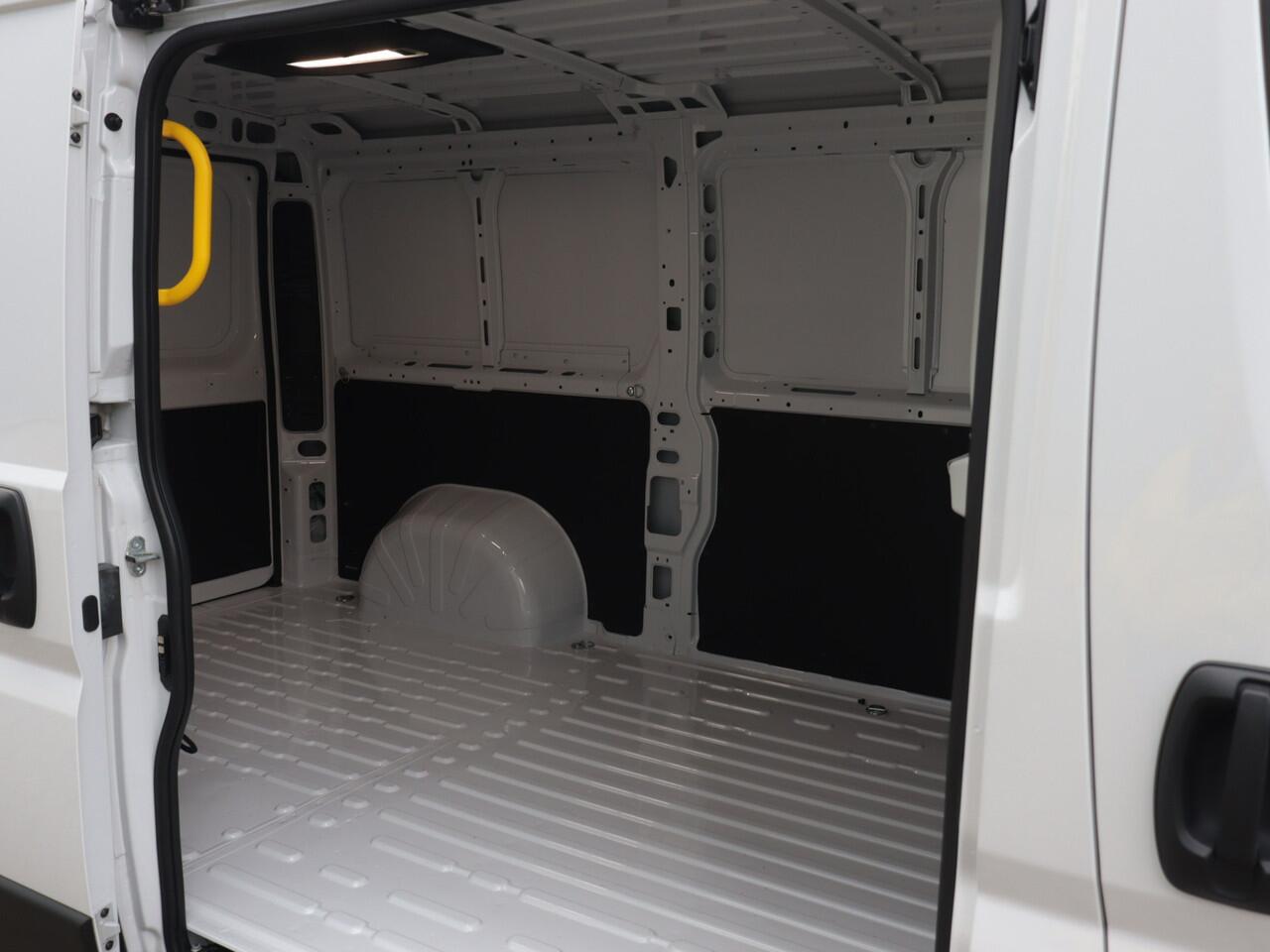 Citroen JUMPER 2.2 BlueHDi 120pk L2H1 3.0t | Rijklaar | 2.9% Rente Financial Lease