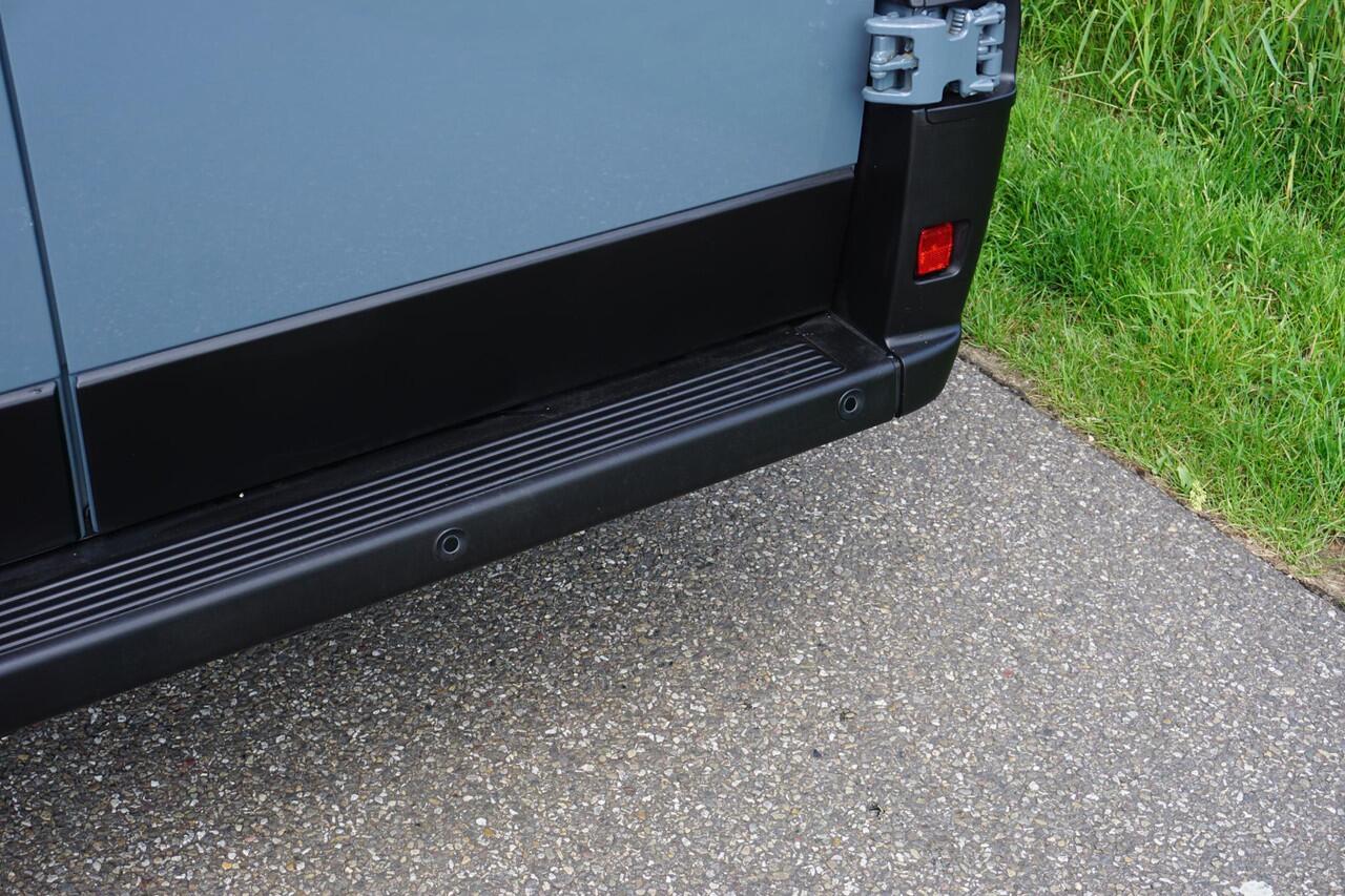 Citroen JUMPER 2.2 BlueHDi 165 L4H3 Zwaar 3.5t Nieuw |Camera |Cruise |Carplay |Airco |Parkeersensoren |Dode-hoek detectie |Extra hoog en lang |Mooie camperbasis |BPM Voordeel |165 pk |Thunder grijs