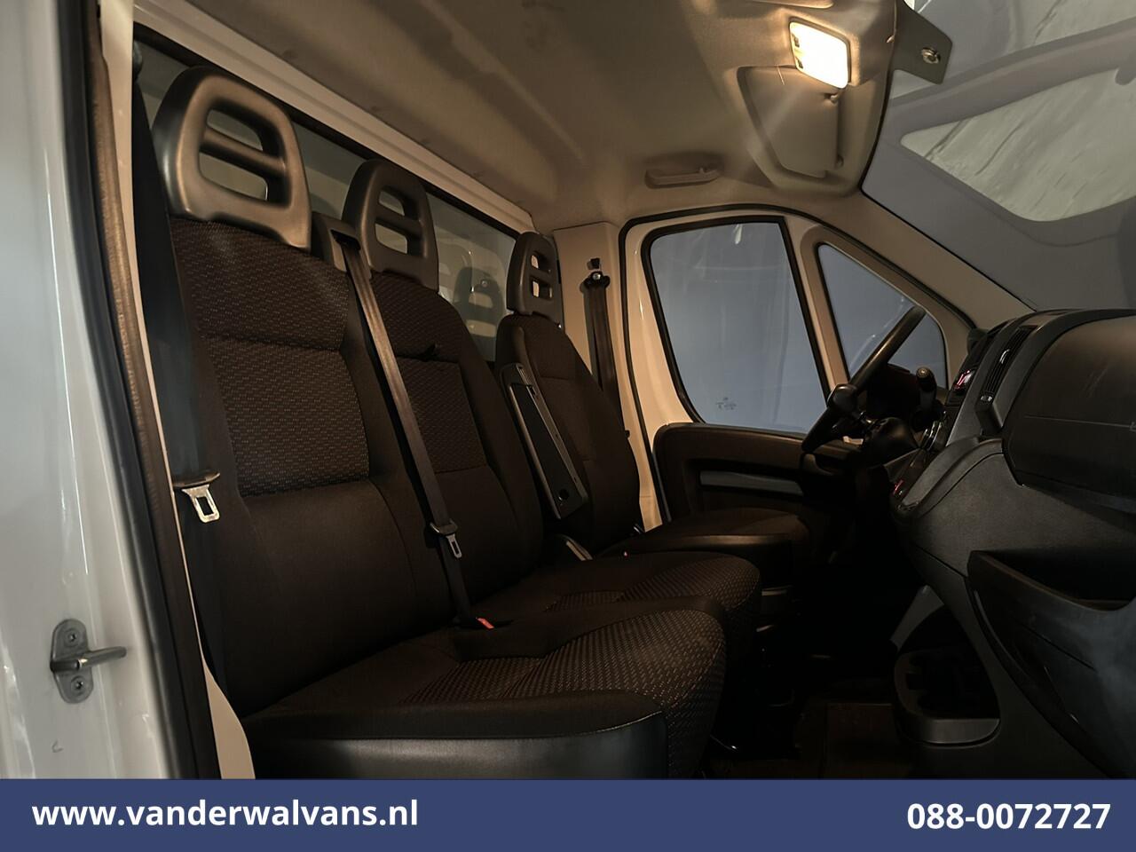 Citroen JUMPER 2.2 BlueHDi 141pk Bakwagen Laadklep Euro6 Airco | 1075kg laadvermogen Bijrijdersbank