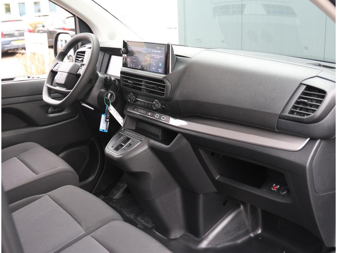 Citroen JUMPY 2.0 BlueHDI 180PK L3H1 Automaat | AUTOMAAT | AppleCarPlay/AndroidAuto | Navigatie | Achteruitrijcamera | Parkeersensoren Achter | Airco | Cruise Control | 3 Zitplaatsen Rechtsvoor | DAB Ontvanger |