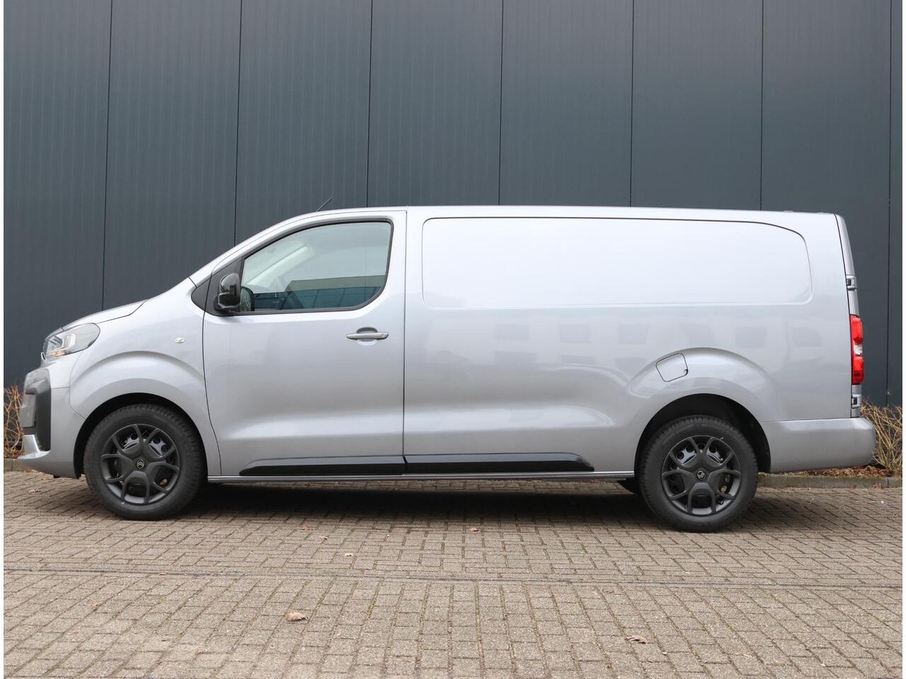 Citroen JUMPY 2.0 BlueHDI 180PK L3H1 Automaat | AUTOMAAT | AppleCarPlay/AndroidAuto | Navigatie | Achteruitrijcamera | Parkeersensoren Achter | Airco | Cruise Control | 3 Zitplaatsen Rechtsvoor | DAB Ontvanger |