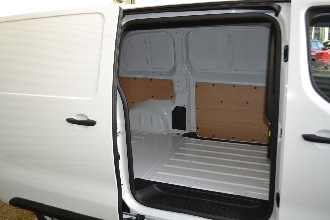 Citroen JUMPY 2.0 BlueHDI 145 L2 NAVIGATIE I PARKEERSENSOREN ACHTER I NIEUW MODEL + NIEUW LOGO I ¤ 24.950 Ex B.T.W. Operationele Lease E 484,- Ex. B.T.W. p/mnd., 60 mnd, 20.000 km per jaar,