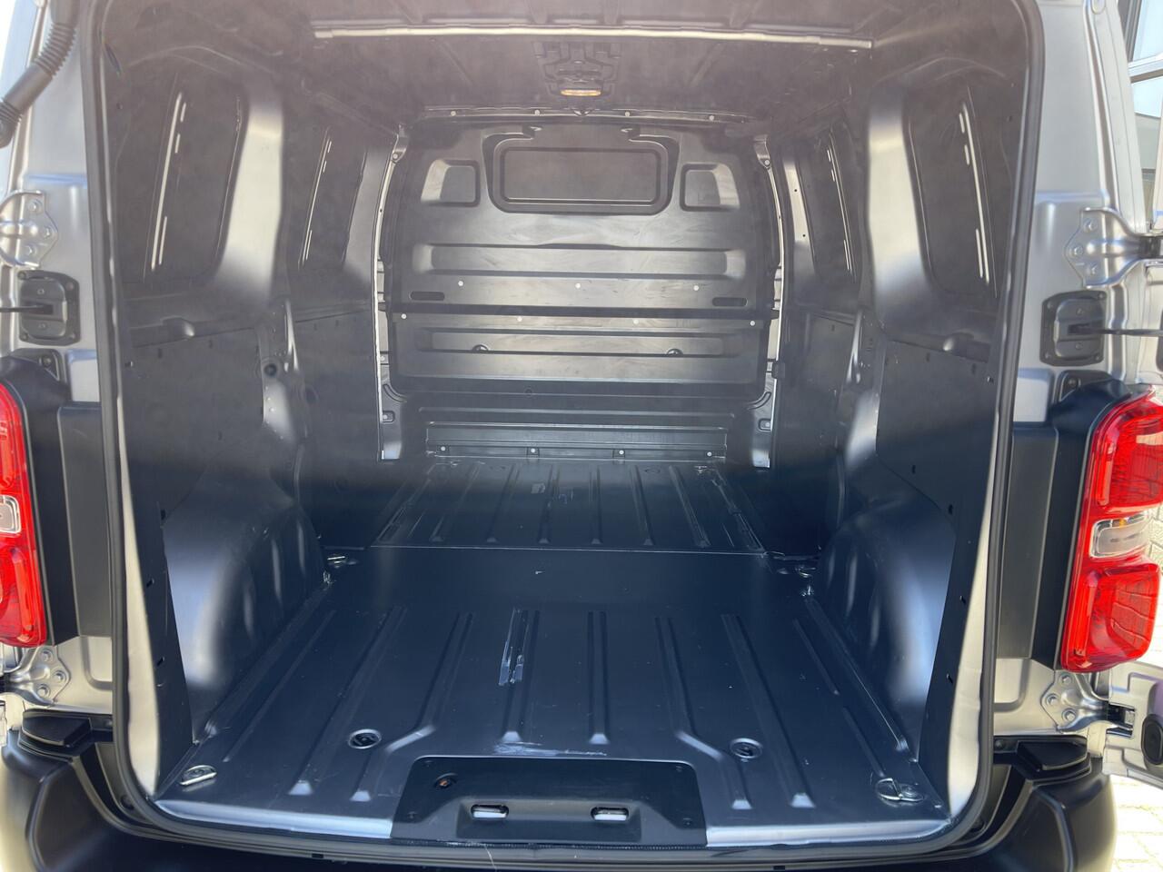 Citroen JUMPY 1.5 BlueHDI 120pk M Club L2H1 / vaste prijs rijklaar ¤ 16.950 ex btw / lease vanaf ¤ 285 / airco / cruise control / bijrijdersbank / grijs metallic / navigatie / euro 6 / bpm vrij