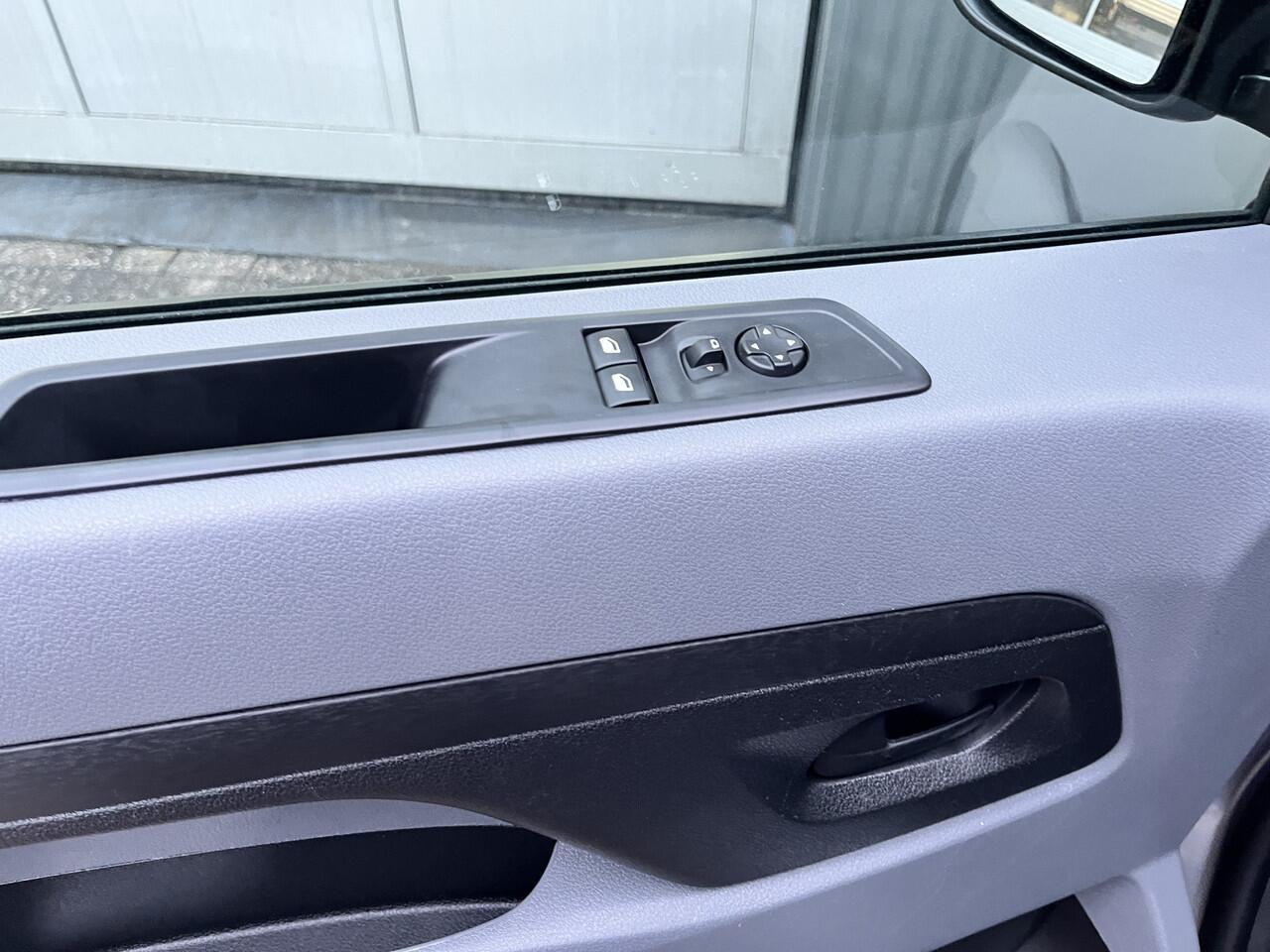 Citroen JUMPY 1.5 BlueHDI Marge BTW en BPM vrij!! Airco Cruise controle Navigatiesysteem 2-Persoons Parkeerhulp achter Apple carplay 1e eigenaar Euro 6 Bpm en Btw vrij voor particulier gebruik !!