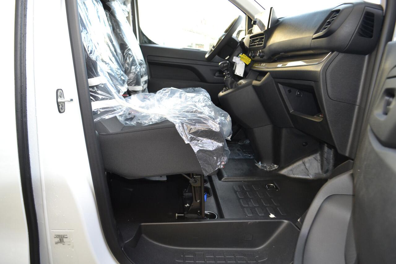 Citroen JUMPY 2.0 BlueHDI 145 L2 NAVIGATIE I PARKEERSENSOREN ACHTER I NIEUW MODEL + NIEUW LOGO I ¤ 24.950 Ex B.T.W. Operationele Lease E 484,- Ex. B.T.W. p/mnd., 60 mnd, 20.000 km per jaar,