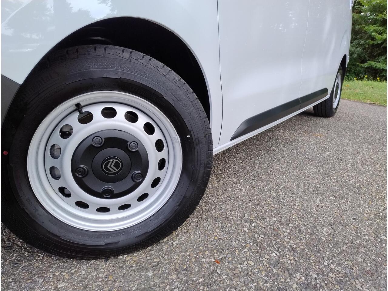 Citroen JUMPY L2 1.5 BlueHDI 120pk | BPM vrij | NAVI | Multimedia | Apple Carplay | Android Auto | Digital cockpit | Achteruitrijcamera | Parkeersensoren achter | Elektrisch inklapbare spiegels | Bestuurdersstoel comfort met armsteun | Bank voorpassagiers | Reservewie