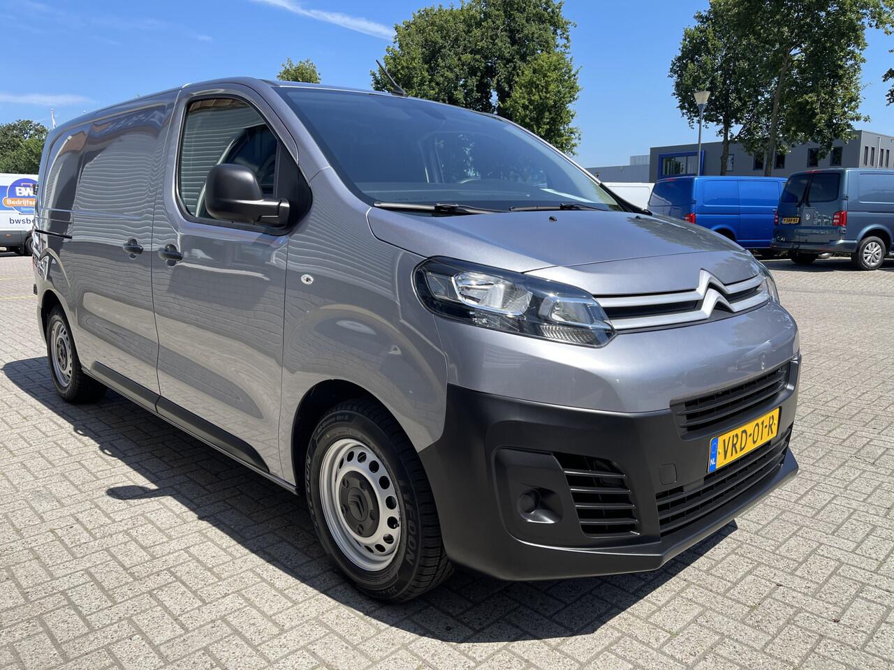 Citroen JUMPY 1.5 BlueHDI 120pk M Club L2H1 / vaste prijs rijklaar ¤ 16.950 ex btw / lease vanaf ¤ 285 / airco / cruise control / bijrijdersbank / grijs metallic / navigatie / euro 6 / bpm vrij