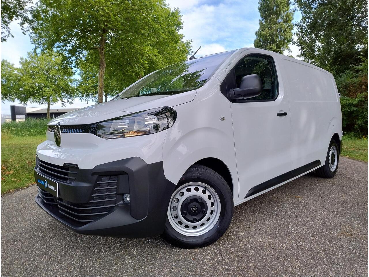 Citroen JUMPY L2 2.0 BlueHDI 145pk | BPM vrij | Trekhaak | NAVI | Multimedia | Apple Carplay | Android Auto | Digital cockpit | Achteruitrijcamera | Parkeersensoren achter | Elektrisch inklapbare spiegels | Bestuurdersstoel comfort met armsteun | Bank voorpassagiers |