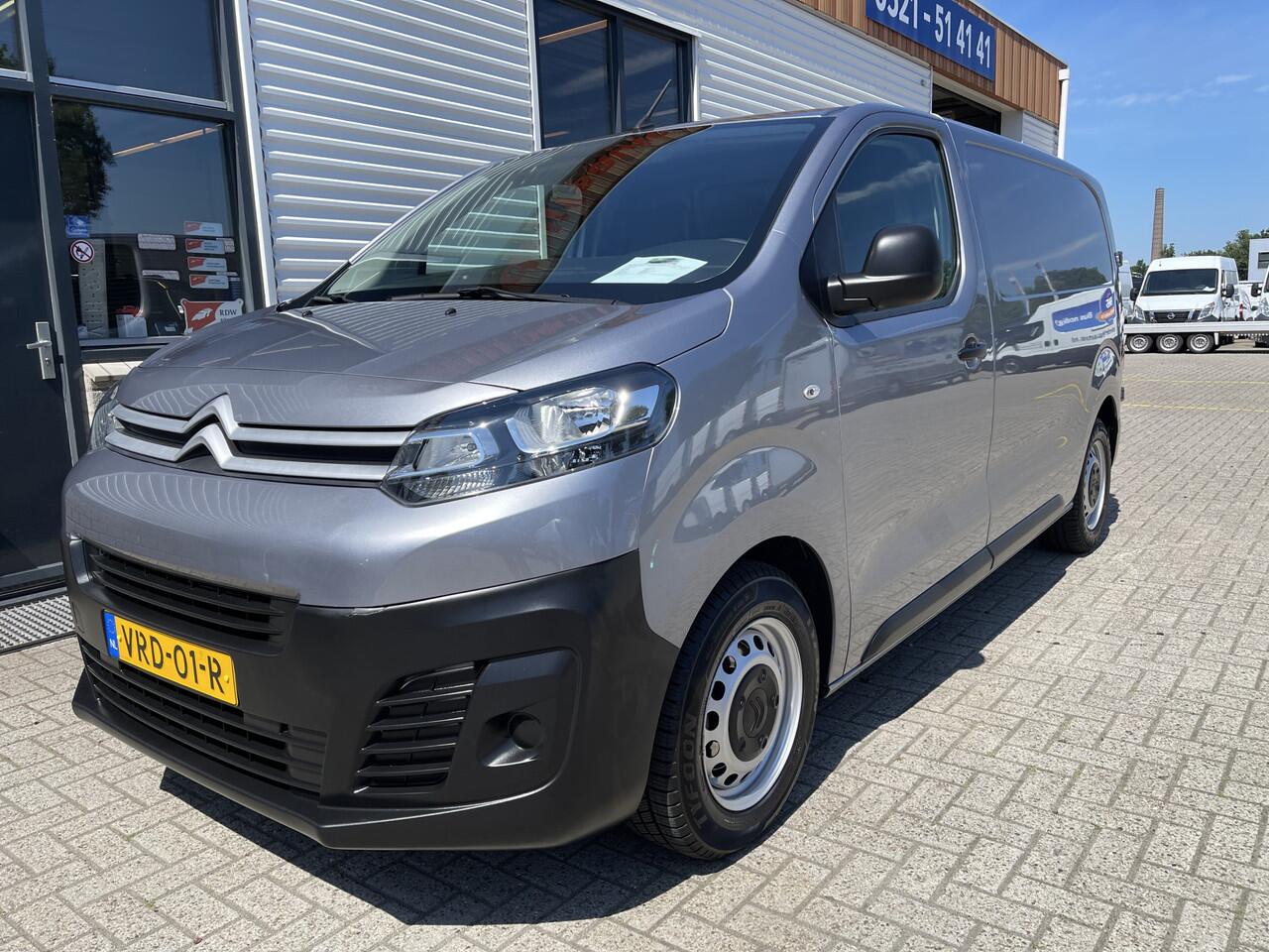 Citroen JUMPY 1.5 BlueHDI 120pk M Club L2H1 / vaste prijs rijklaar ¤ 16.950 ex btw / lease vanaf ¤ 285 / airco / cruise control / bijrijdersbank / grijs metallic / navigatie / euro 6 / bpm vrij