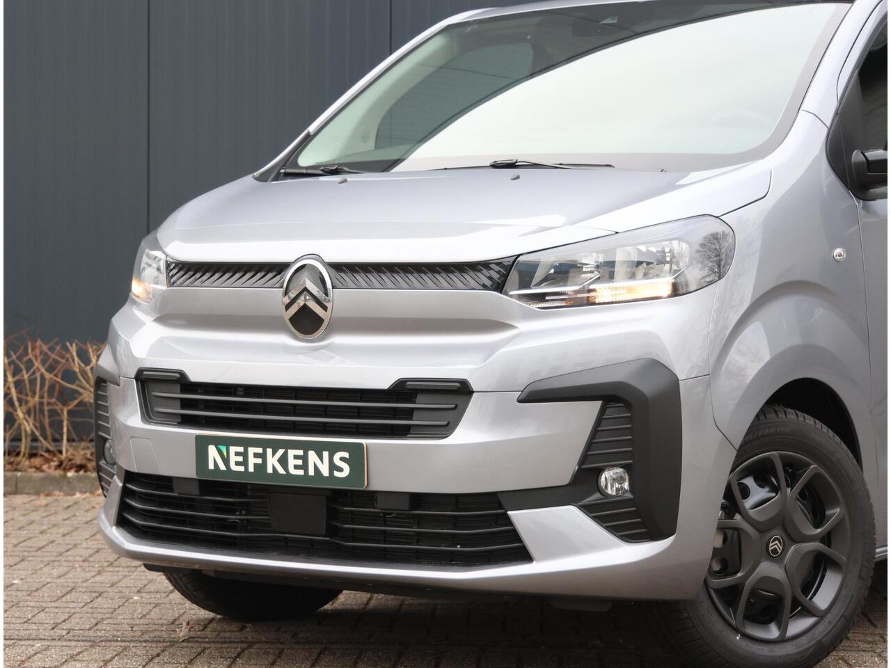 Citroen JUMPY 2.0 BlueHDI 180PK L3H1 Automaat | AUTOMAAT | AppleCarPlay/AndroidAuto | Navigatie | Achteruitrijcamera | Parkeersensoren Achter | Airco | Cruise Control | 3 Zitplaatsen Rechtsvoor | DAB Ontvanger |