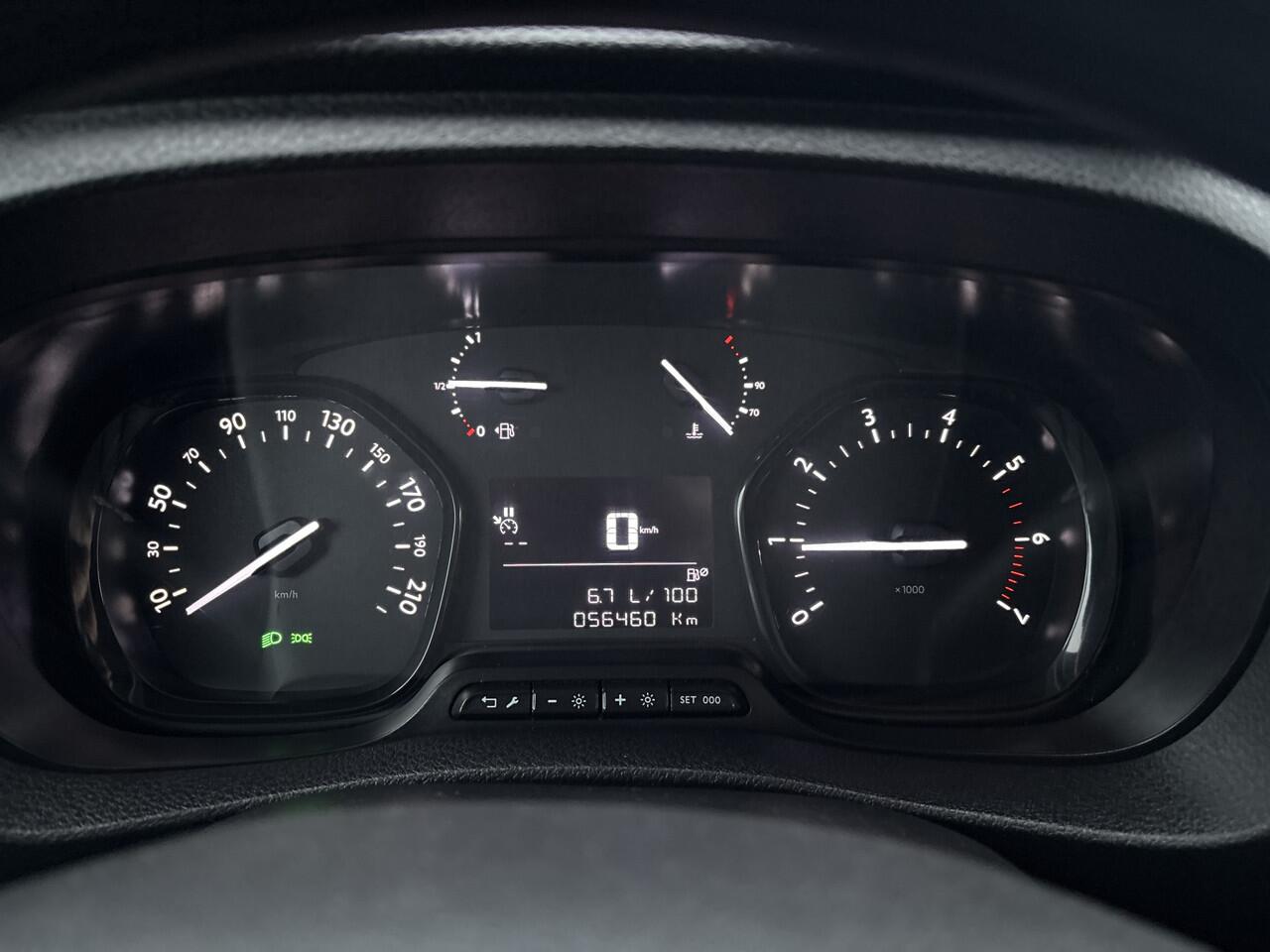 Citroen JUMPY 1.5 BlueHDI Marge BTW en BPM vrij!! Airco Cruise controle Navigatiesysteem 2-Persoons Parkeerhulp achter Apple carplay 1e eigenaar Euro 6 Bpm en Btw vrij voor particulier gebruik !!