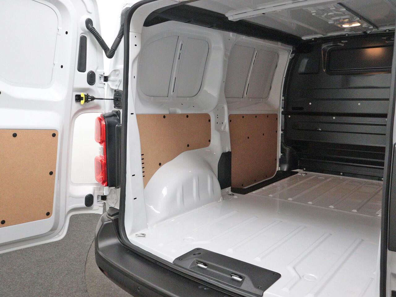 Citroen JUMPY BlueHDi 120 pk Lengte 2 | Rijklaar | 2,9% Financial Lease | Parkeersensoren | Apple Carplay |