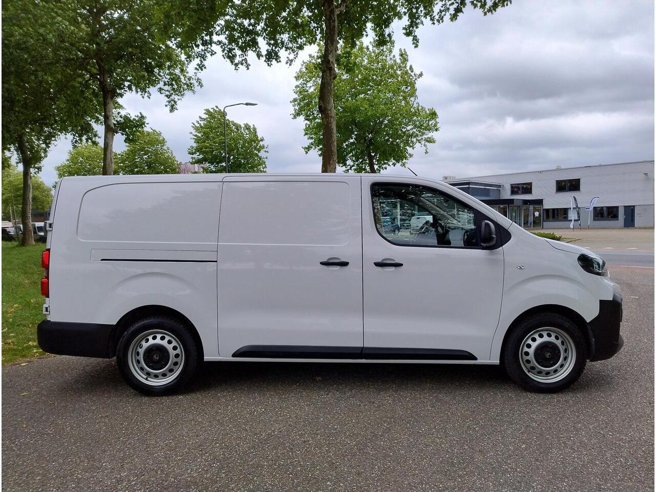 Citroen JUMPY L3 XL 2.0 BlueHDi 145pk EAT8 AUTOMAAT | Dubbele schuifdeur | Multimedia | Apple Carplay | Android Auto | NAVI | Achteruitrijcamera | Parkeersensoren achter | Licht- en regensensor | Automatische verlichting | Mistlampen | Multifunctionele bank voorpassagi