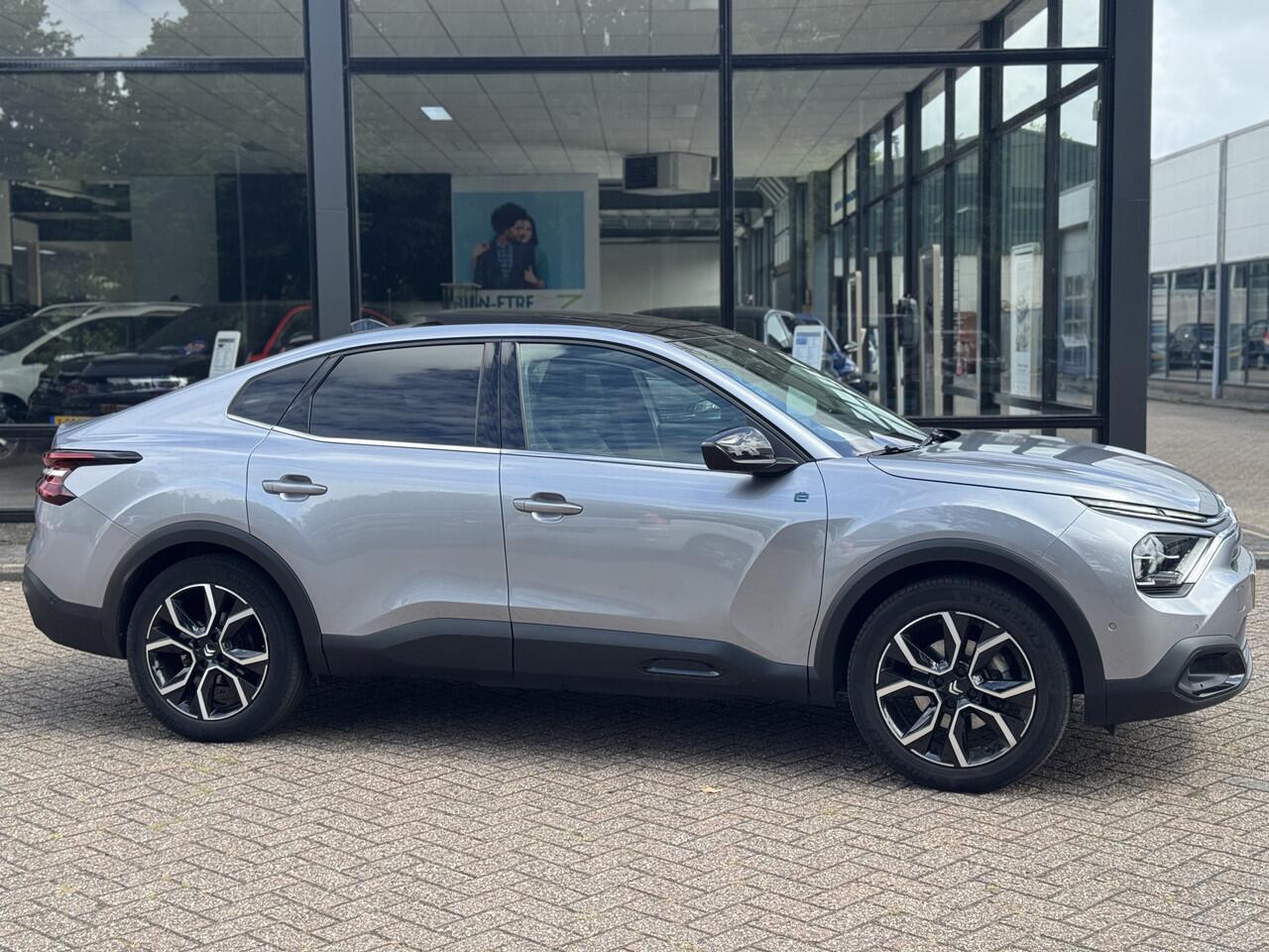 Citroen ë-C4 X Shine 50 kWh SchuifDak|Navigatie|1ste eigenaar!