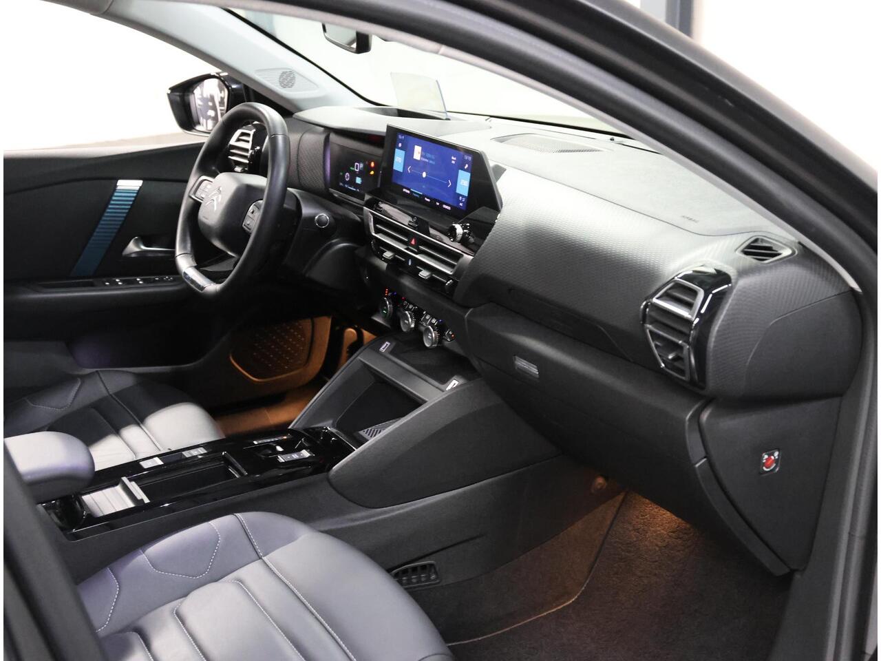 Citroen ë-C4 Shine 50kWh 136PK | 1ste eigenaar | 3 FASE | LEER | Winterpakket | Camera | LED lampen | AUTOMAAT | Navigatie | Isofix | Privacy Glass | Parkeersensoren | Stoelverwarming |