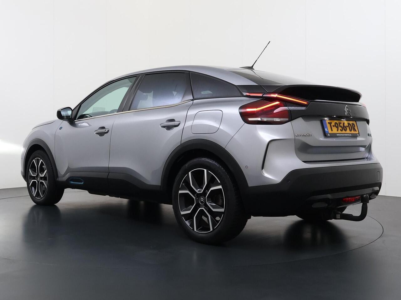 Citroen ë-C4 Shine 50 kWh SOH 98% 3-FASE LADER | stuur + stoel verwarming | trekhaak | head-up display | Camera | keyles start & go | dodehoek | Rijklaar geleverd met 12 maanden BOVAG-garantie