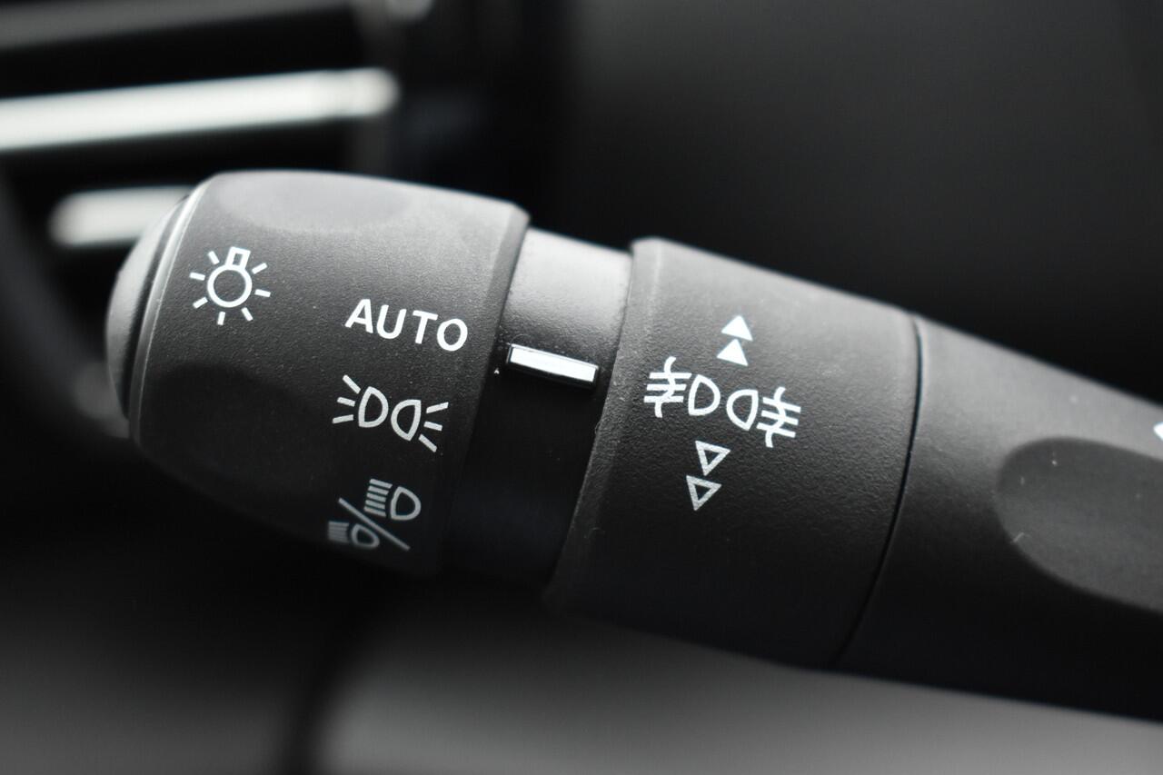 Citroen ë-C4 Feel Pack 50 kWh | Navigatie | Camera | Airco ECC | 4 seizoenenbanden | Aprkeersensoren | Carplay & Android Auto SOH 100% | Isofix bevestigingspunten | Zeer compleet!