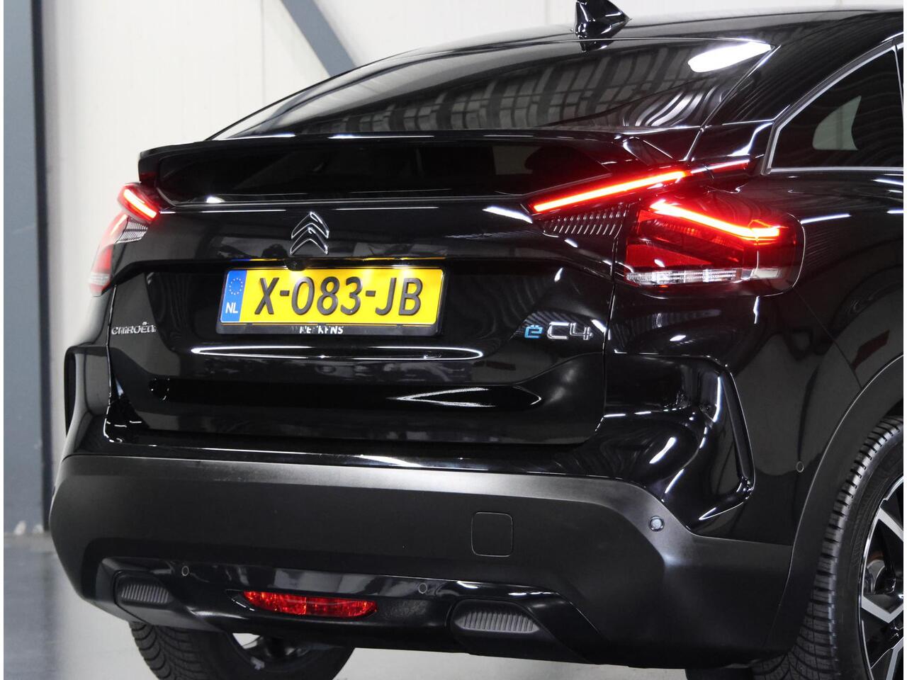 Citroen ë-C4 Max 54 kWh 156PK | ACCURAPPORT 96%| AppleCarPlay/AndroidAuto | Navigatie | Adaptive Cruise Control | Climate Control | Camera | LMV | LED | Armsteun | Isofix | Privacy Glass | Parkeersensoren |