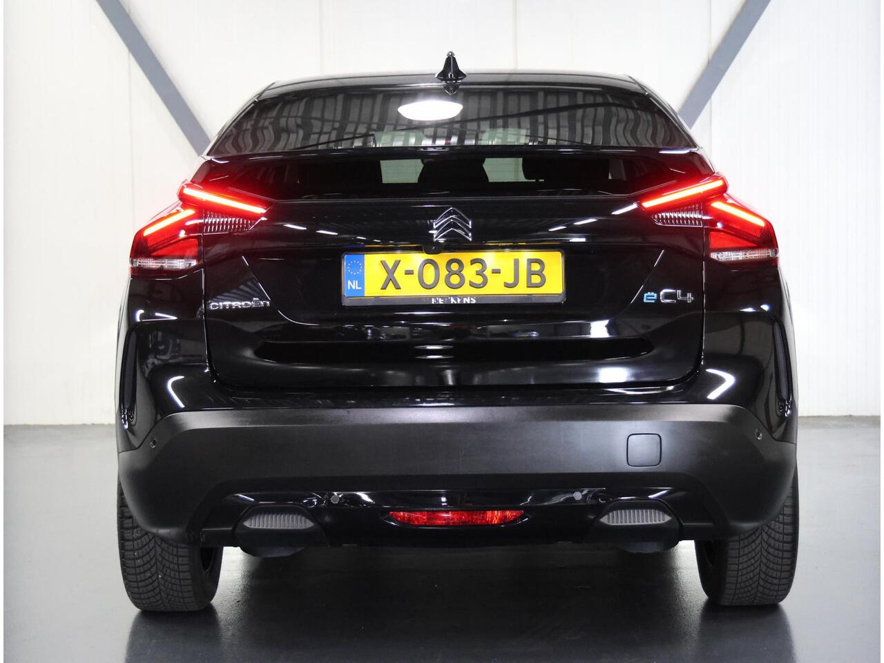 Citroen ë-C4 Max 54 kWh 156PK | ACCURAPPORT 96%| AppleCarPlay/AndroidAuto | Navigatie | Adaptive Cruise Control | Climate Control | Camera | LMV | LED | Armsteun | Isofix | Privacy Glass | Parkeersensoren |