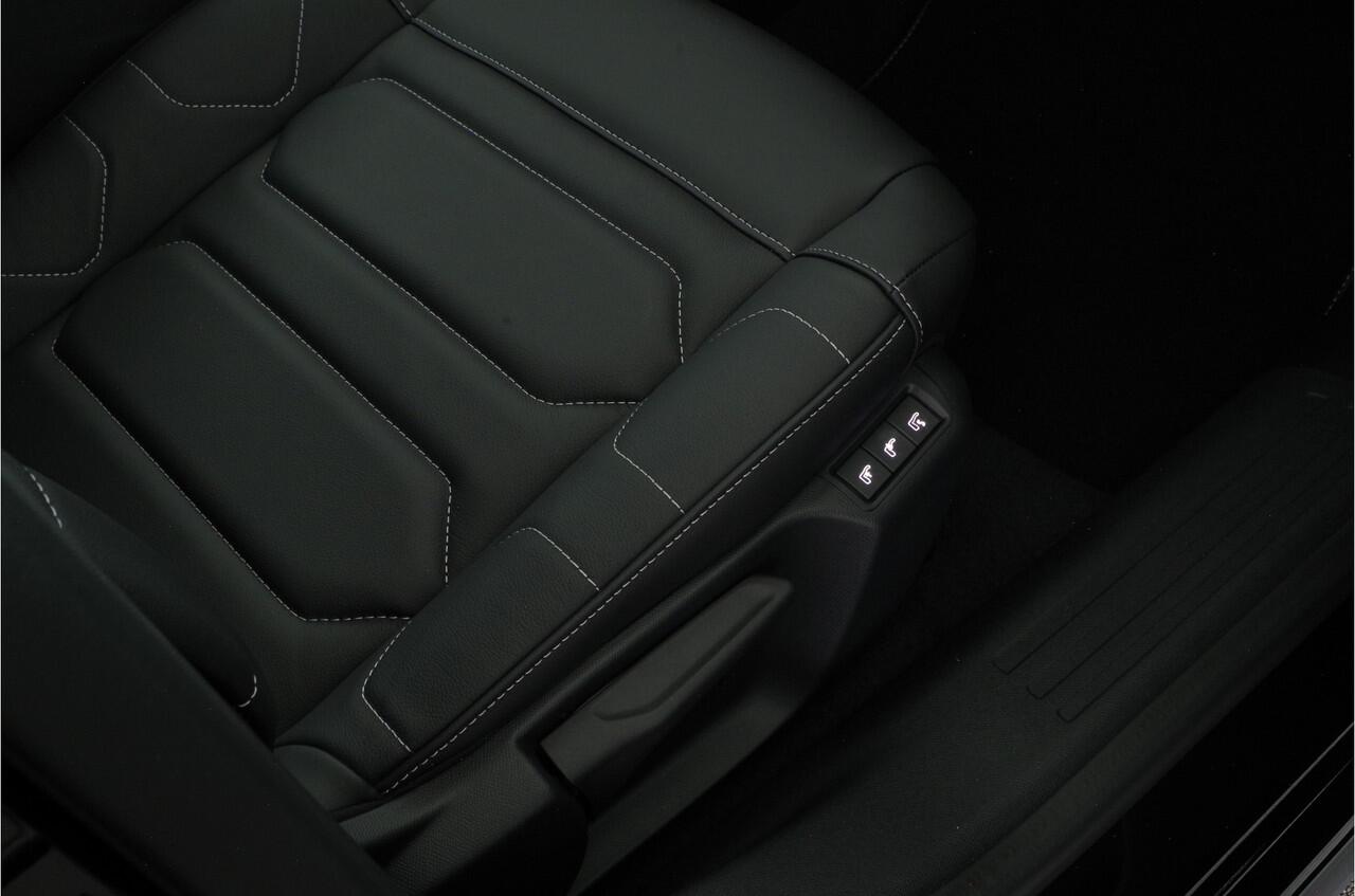 Citroen ë-C4 Shine 50kWh 3- fase | Camera | Navigatie | Adaptive Cruise Control | Pano | Camera | Navigatie | Adaptive Cruise Control | Pano