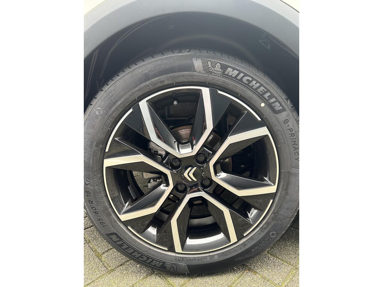 Citroen ë-C4 X Shine Pack (Elektrisch Schuifdak - Leder - Camera - Parkeersensoren V+A - Stoelverwarming)