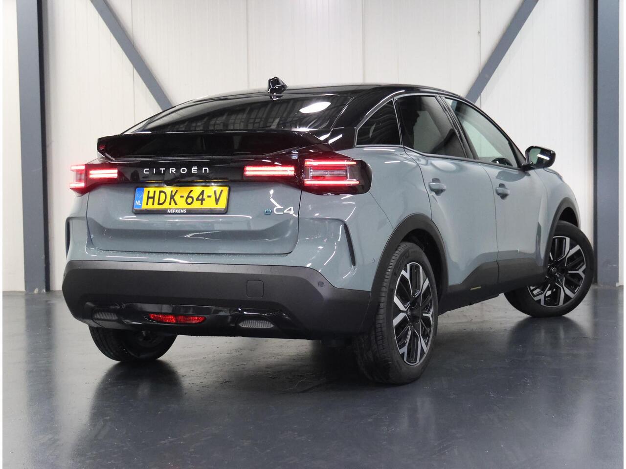 Citroen ë-C4 Max 156PK Extended range 54 kWh | AppleCarPlay/AndroidAuto | Adaptieve Cruise Control | Navigatie | LMV | Climate Control | 360'Camera | Head-Up Display | Armsteun | Isofix | Privacy Glass |