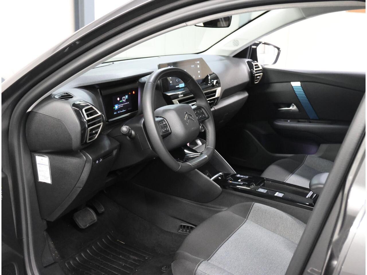 Citroen ë-C4 X Feel 50kWh 136PK | 1ste eigenaar | 3 FASE | AppleCarPlay/AndroidAuto | Armsteun | Parkeersensoren | LED lampen | Navigatie | 18"LMV | Cruise Control | Climate Control | AUTOMAAT | Isofix |