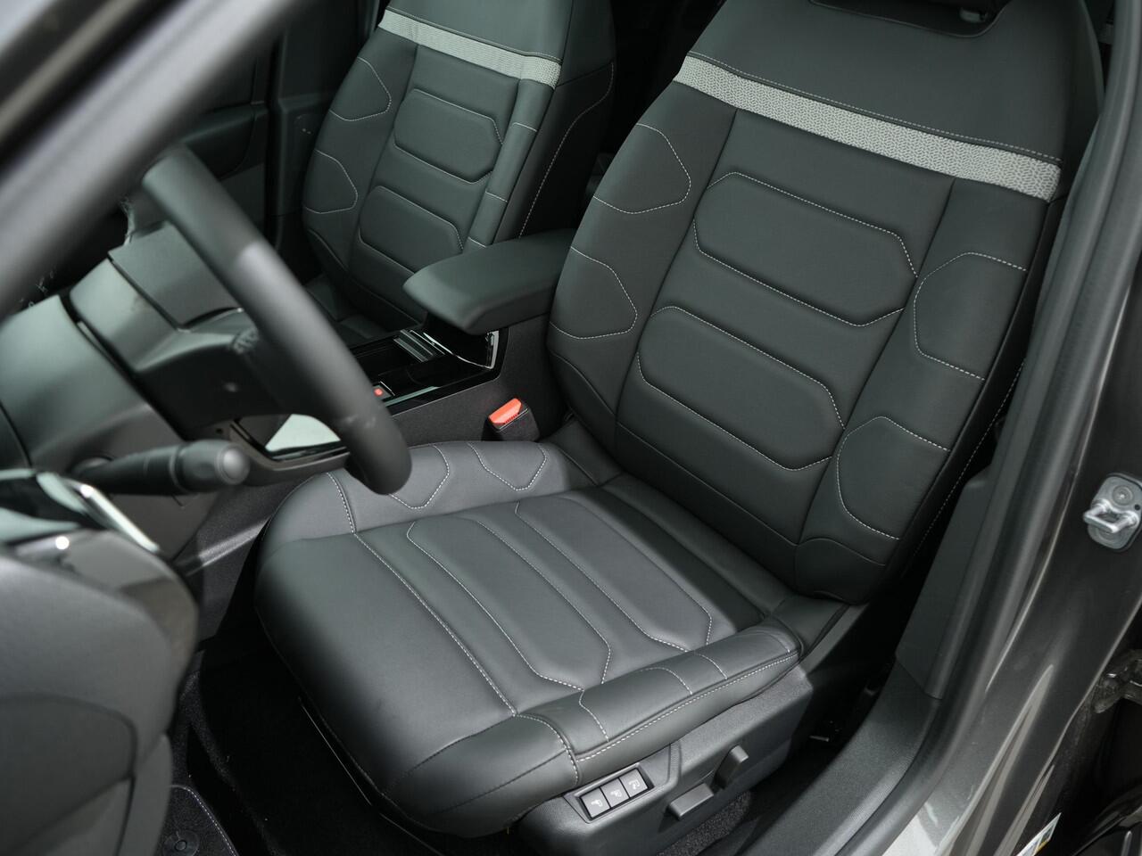 Citroen ë-C4 SHINE 50 KWH 3-FASE NIEUW! 100% SOH | Panoramadak | Massage | Leer